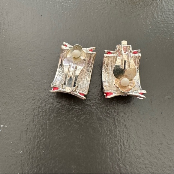 Vintage Don-Lin Style 1980s Clip On Enamel Earrings Hit Pink Silver Tone 80s - Picture 4 of 10